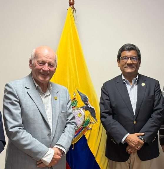 Reunión entre el CCMQ y el Ministerio de Producción impulsa el desarrollo del país