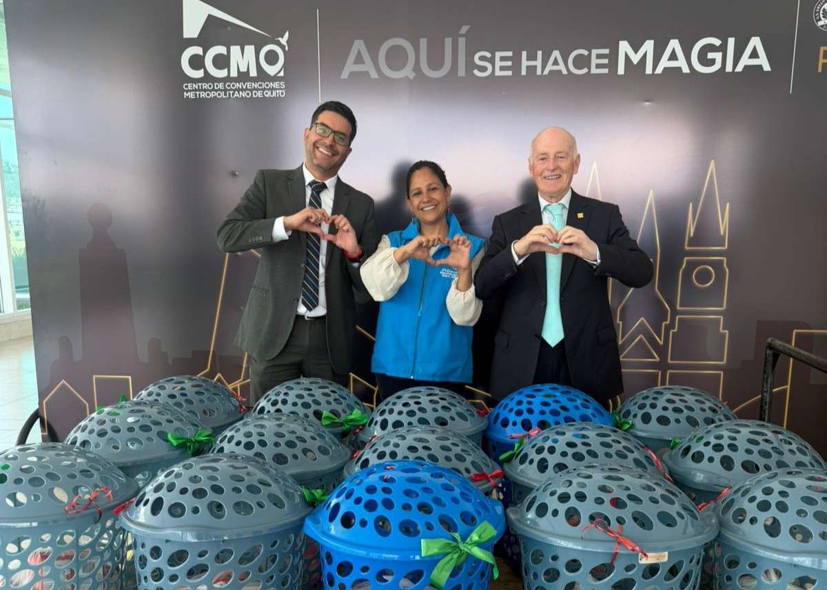 Entrega de Canastas Navideñas en el CCMQ
